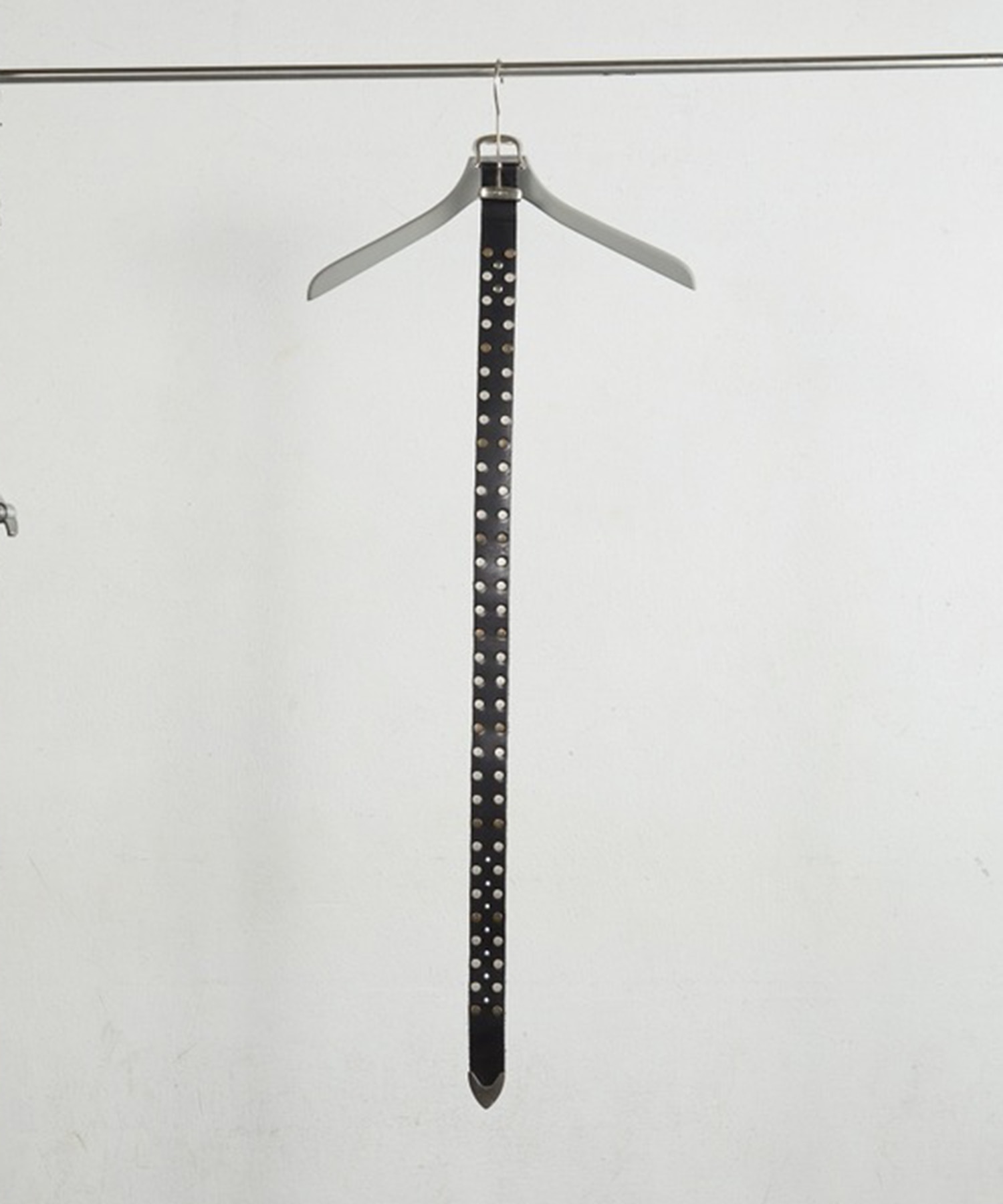 4c STUDDED LEATHER BELT