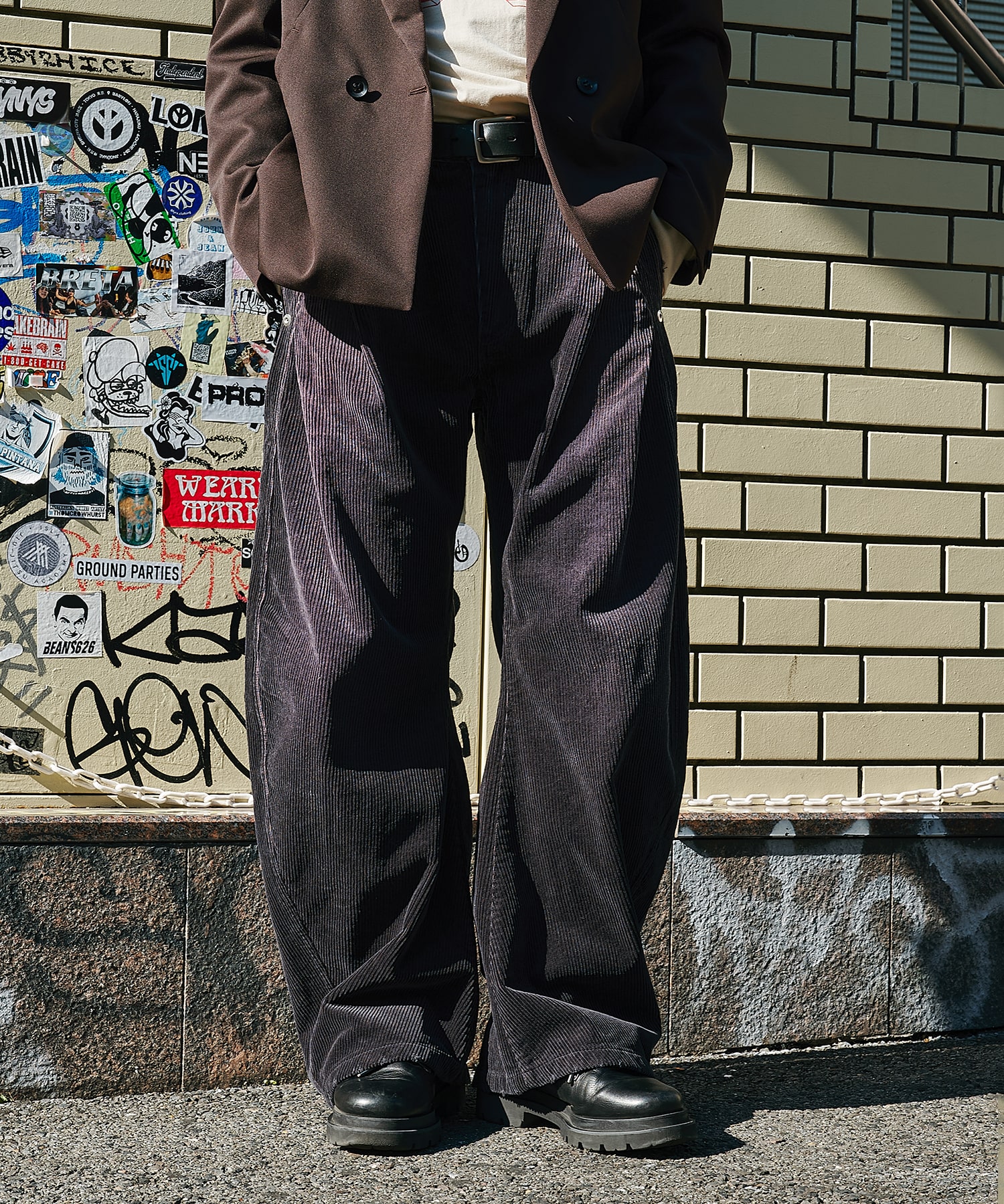 CORDUROY CURVED LEG PANTS