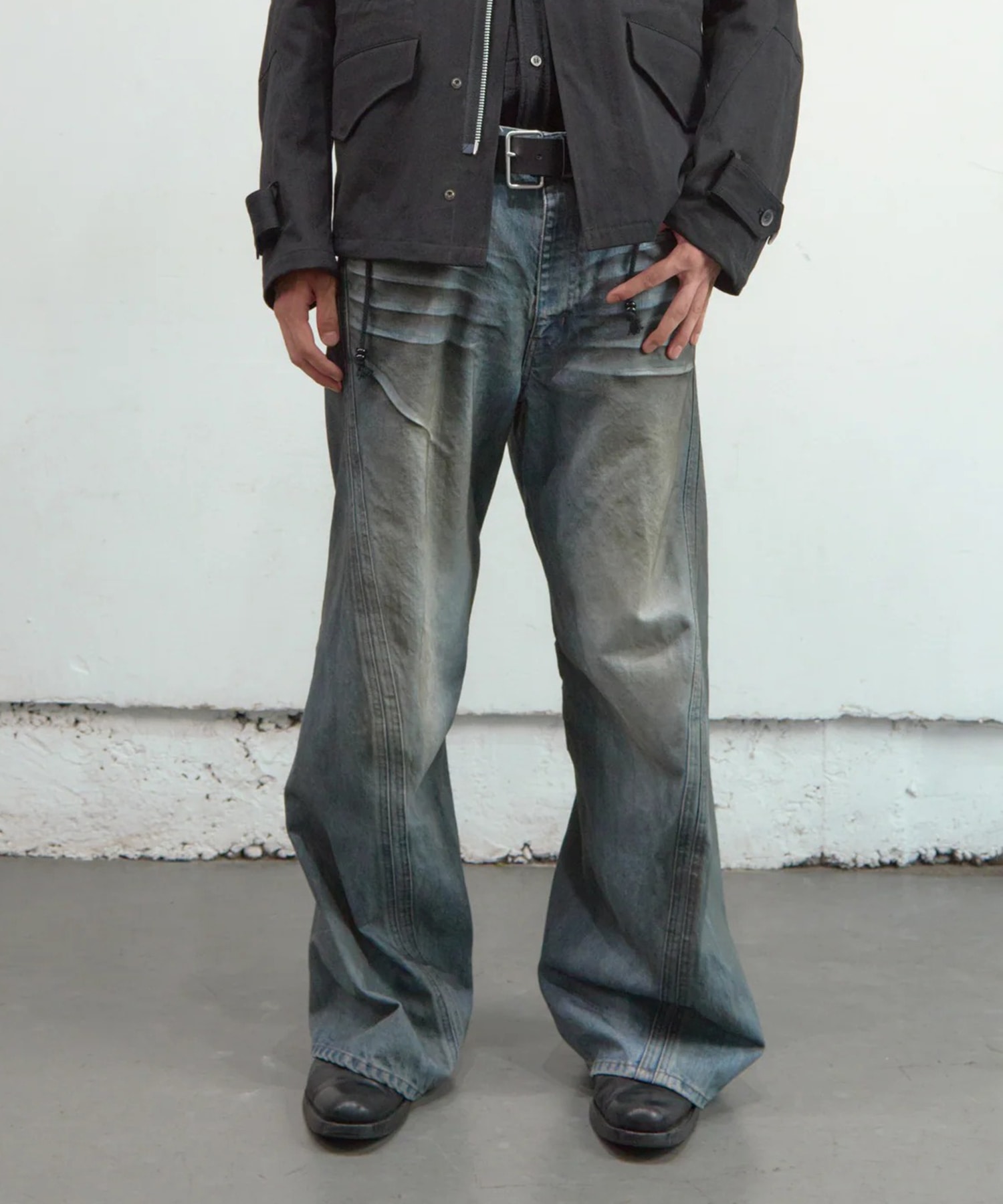 3D TWISTED WIDE LEG JEANS