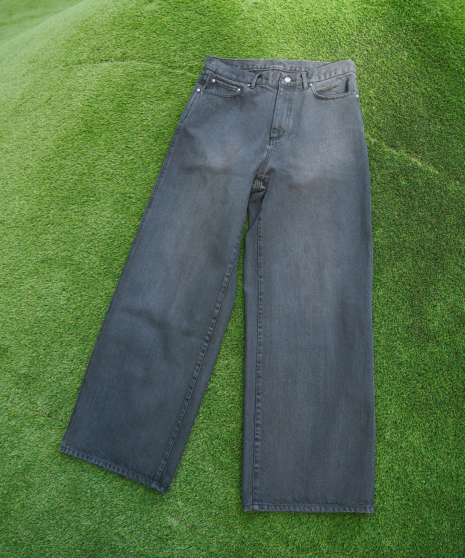 coating loose fit jeans  brown over die