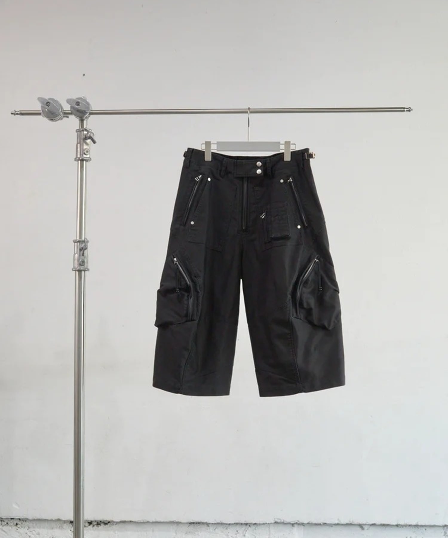 3D TWISTED PARACHUTE CARGO SHORTS