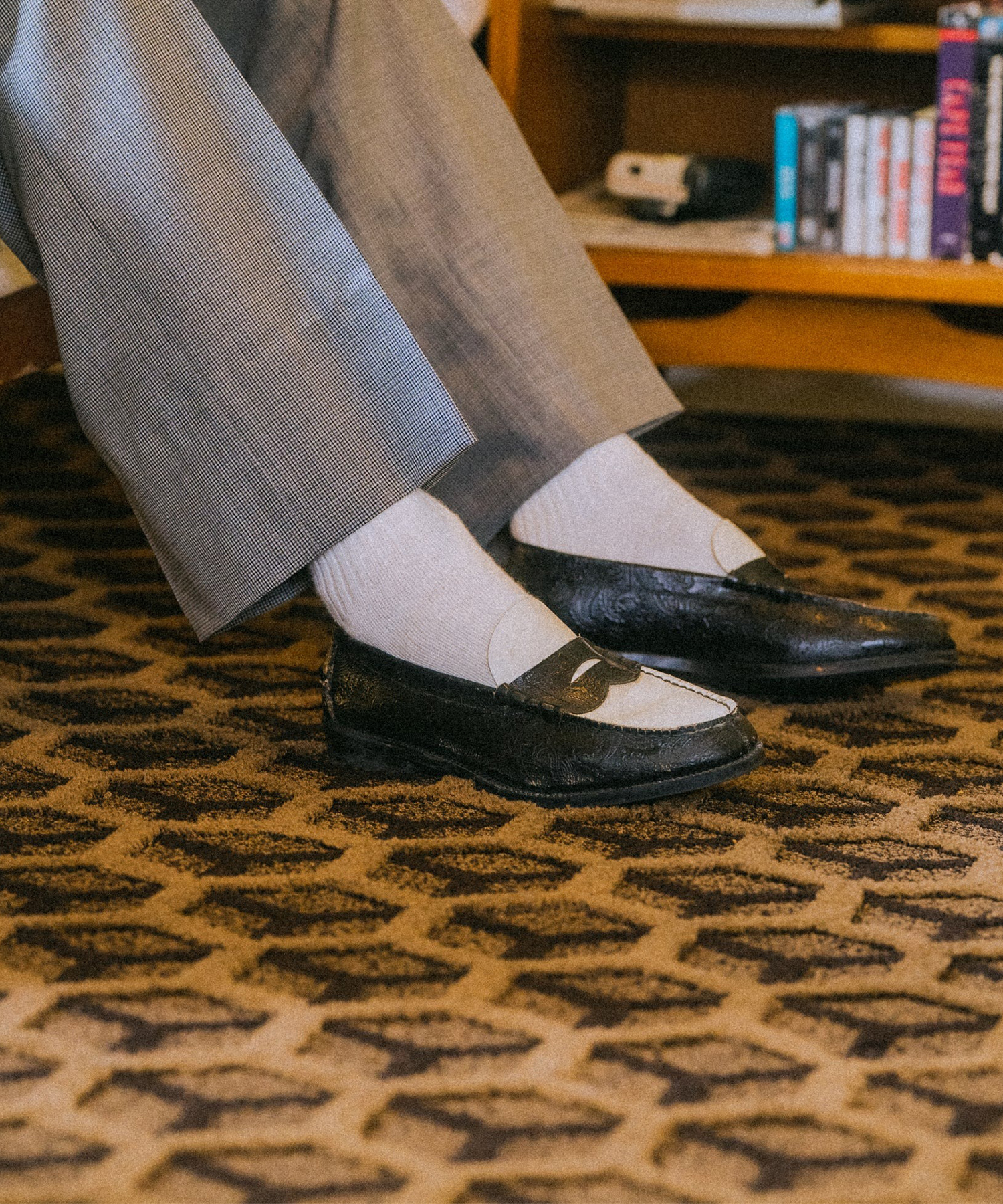 EMBOSSED LOAFERS BLACK WHITE PAISLEY