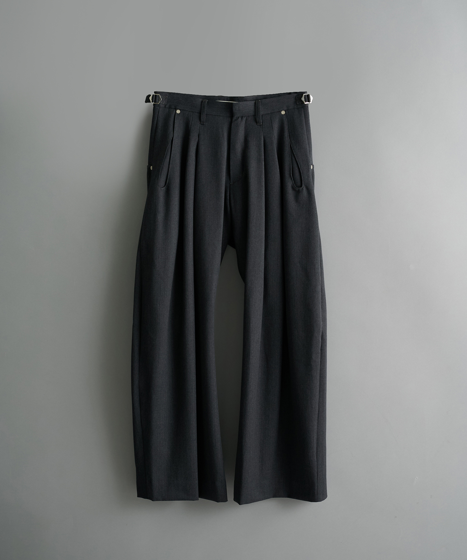 別注 2TUCKED CURVED LEG TROUSERS