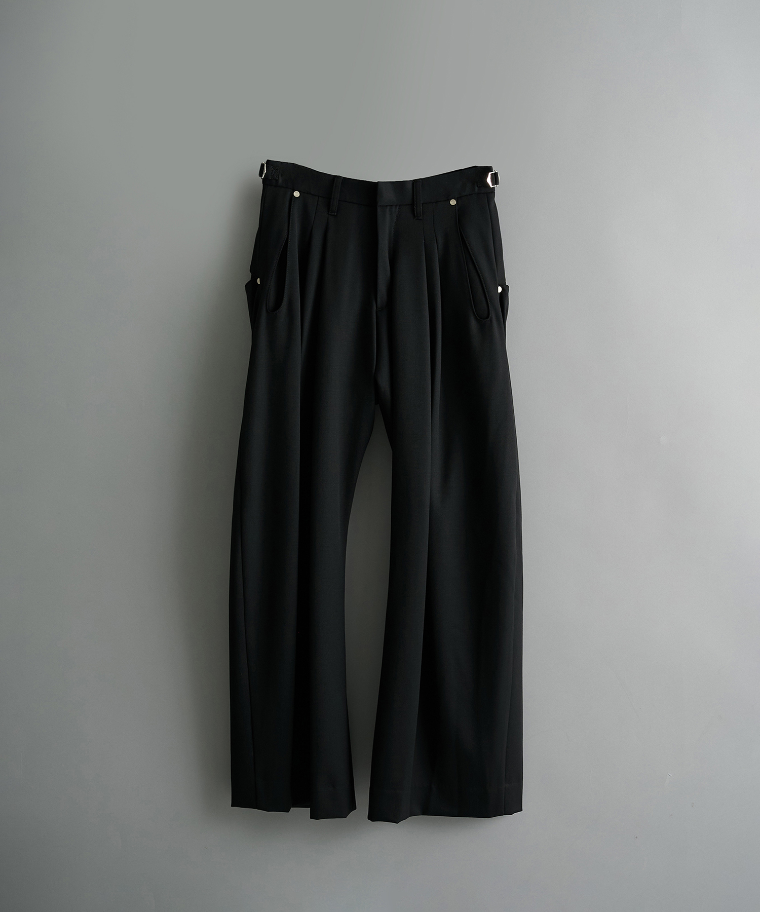 別注 2TUCKED CURVED LEG TROUSERS