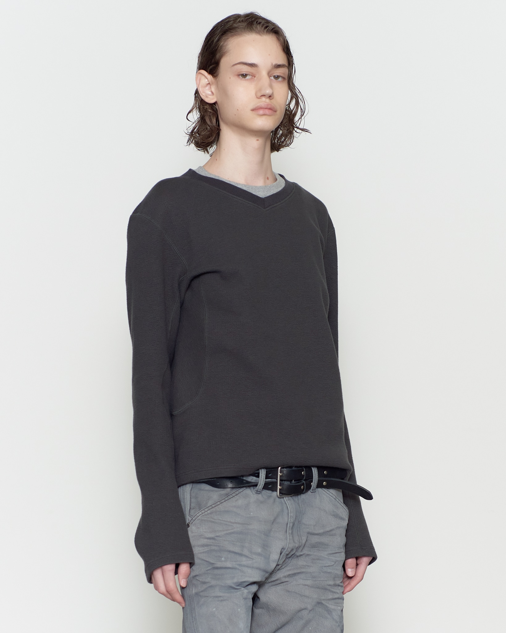 PANNELD LONG SLEEVE V-NECK T-SHIRT