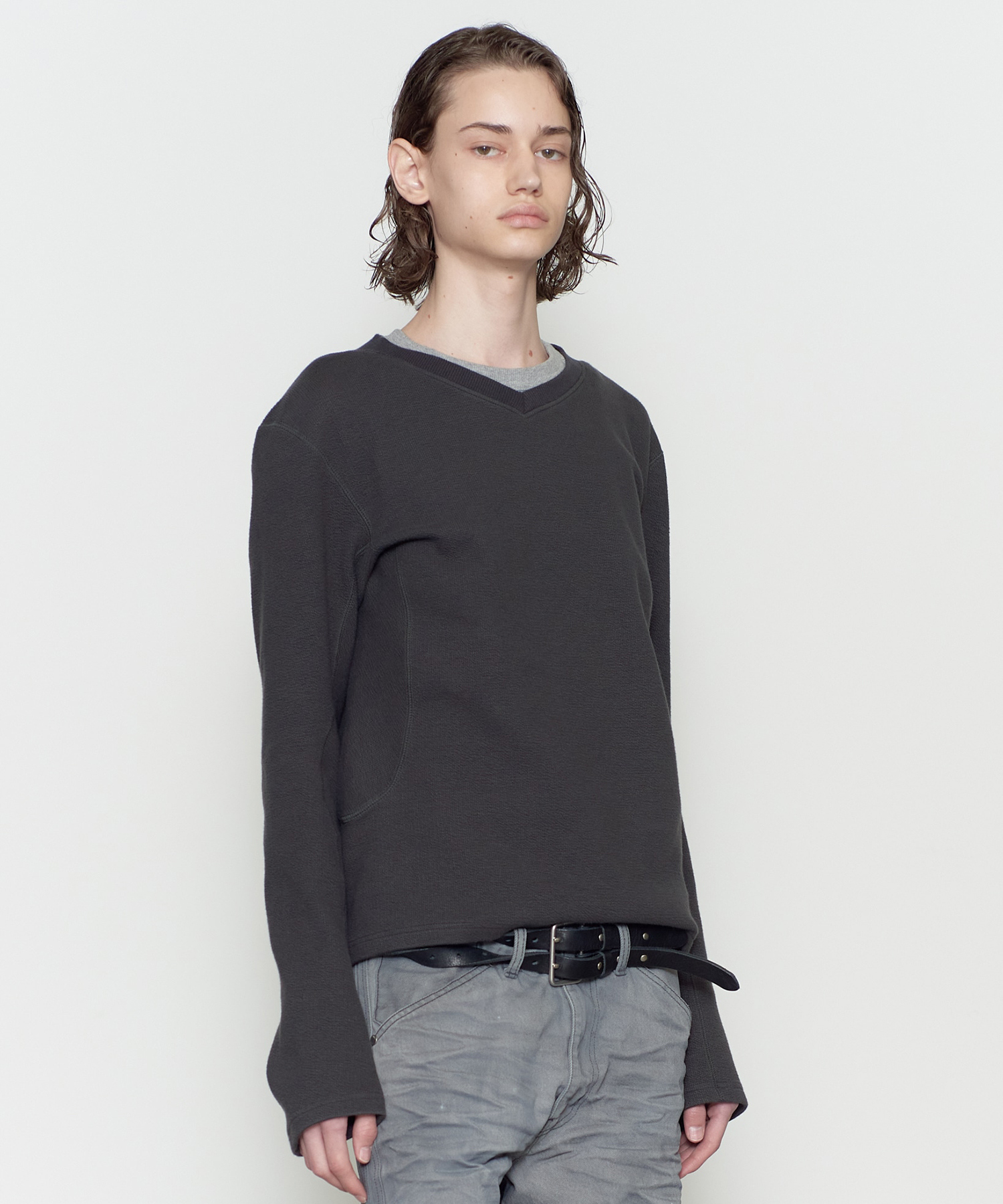 PANNELD LONG SLEEVE V-NECK T-SHIRT