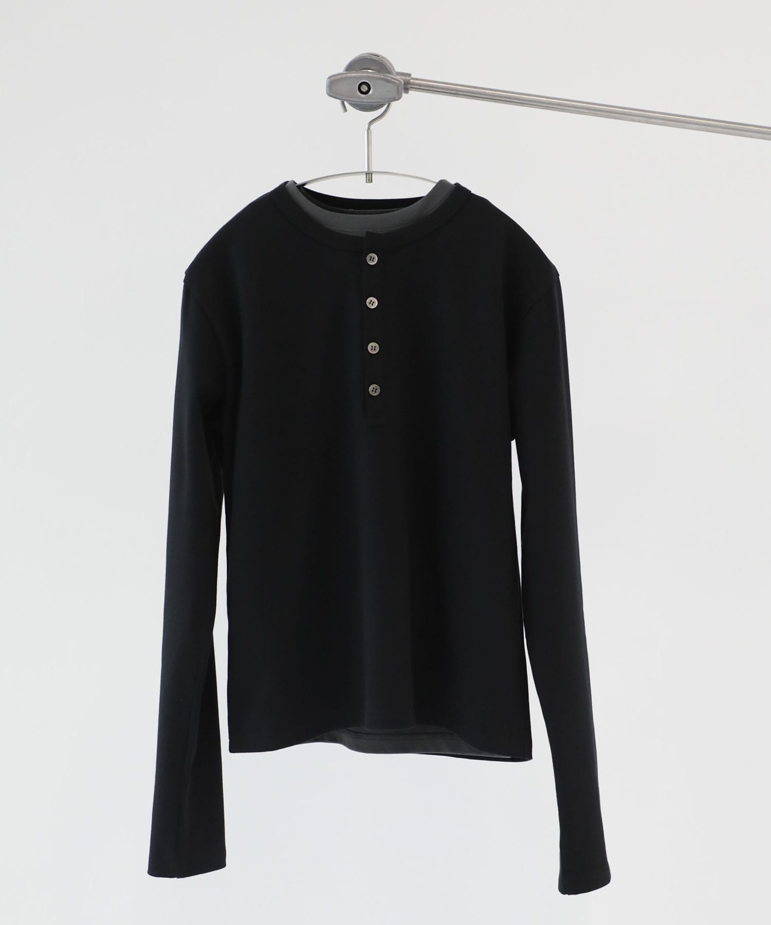 henry and crew neck long sleeve tee