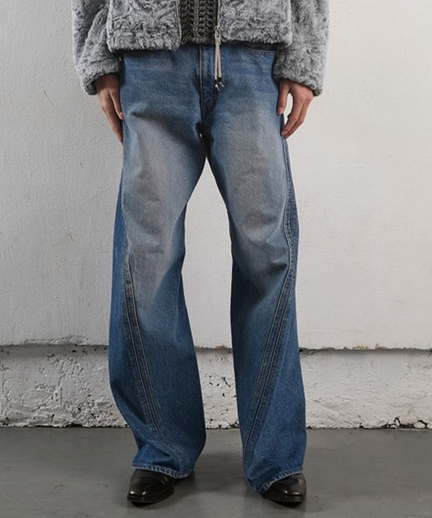 3D TWISTED WIDE LEG JEANS