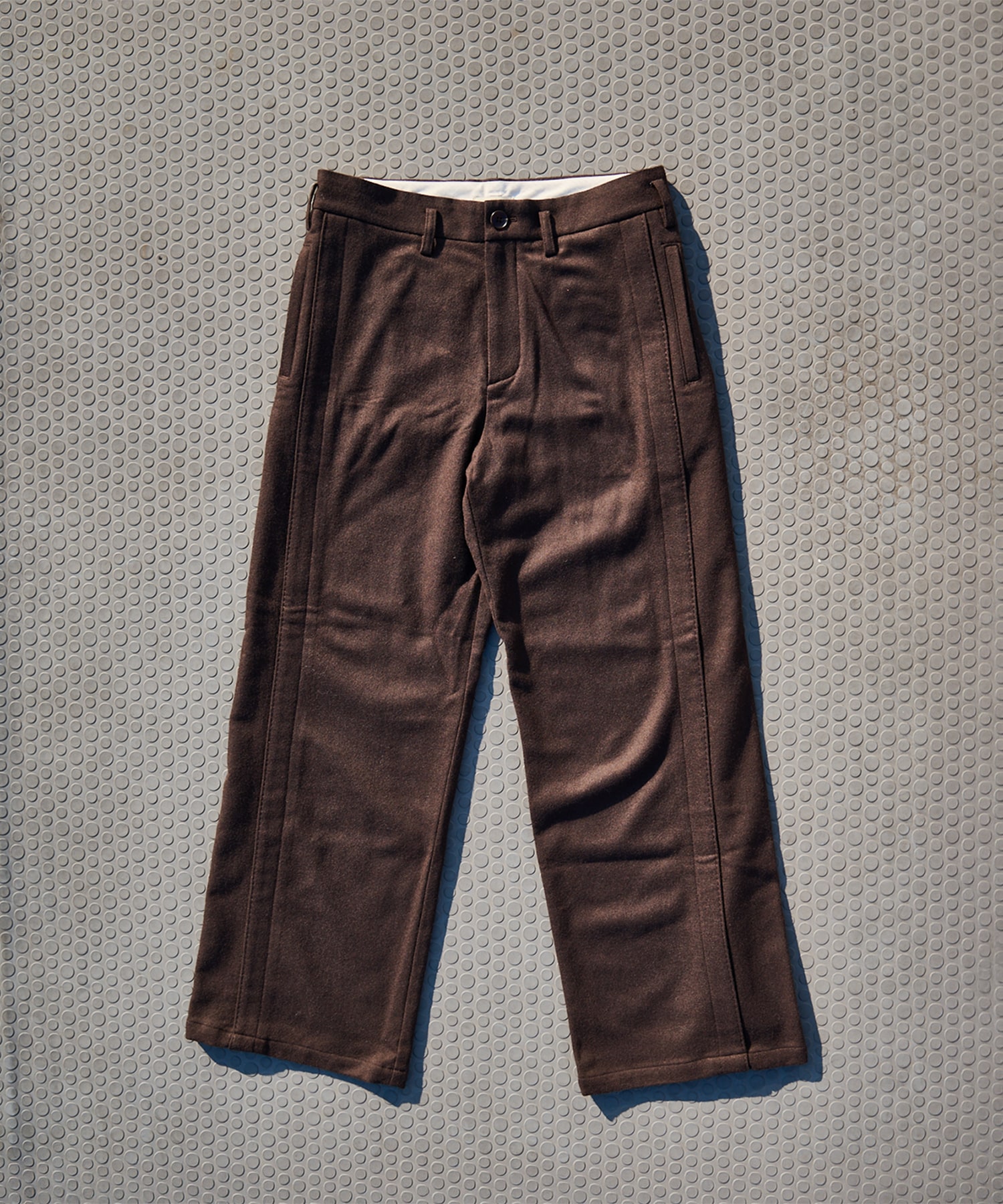 LEAVE TUCK PANTS
