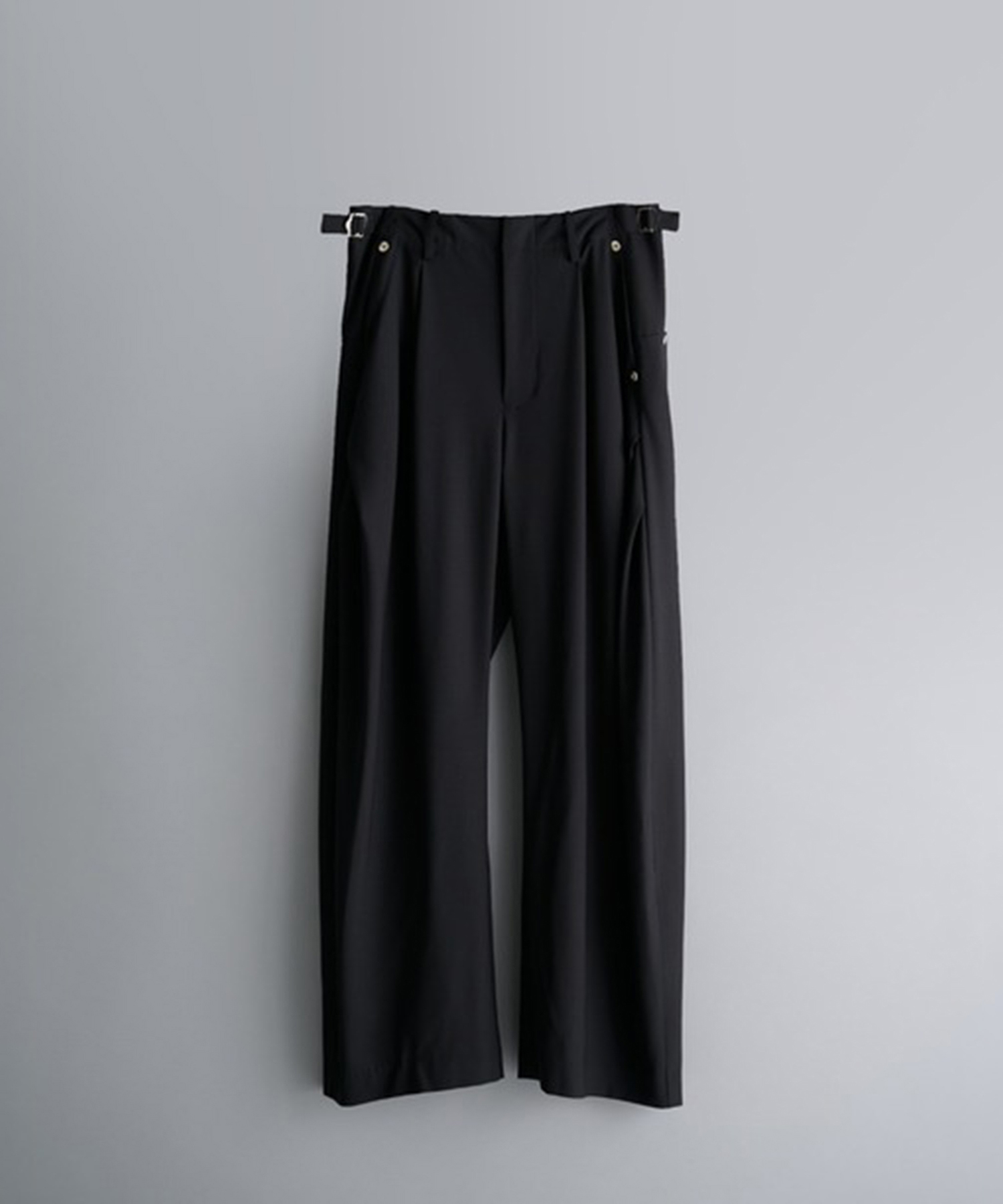 curved leg trousers 3.0 buckle