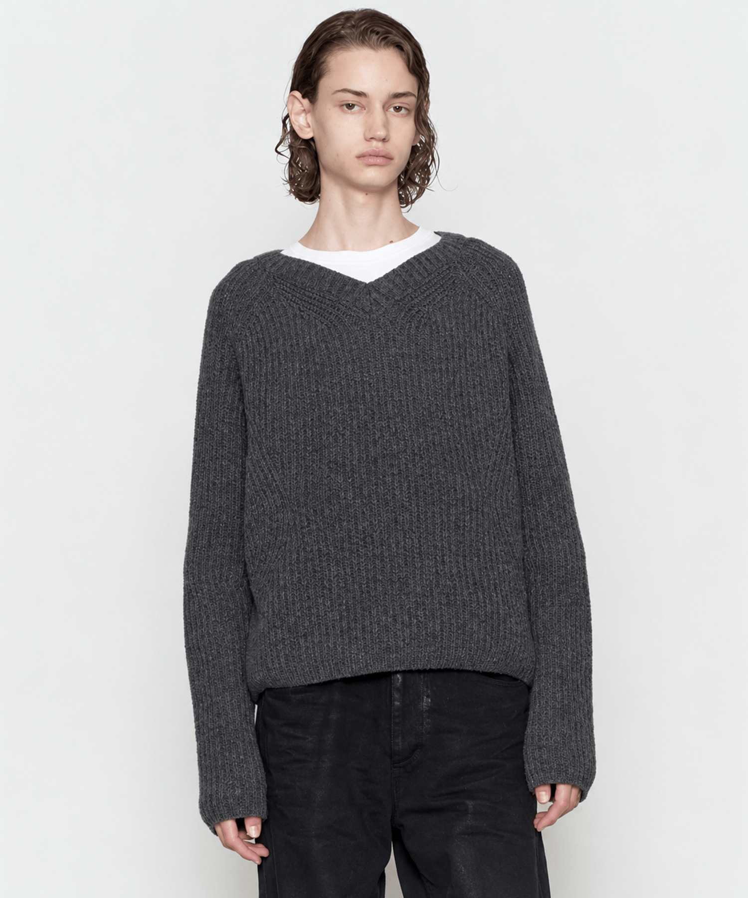 V-NECK SWEATER