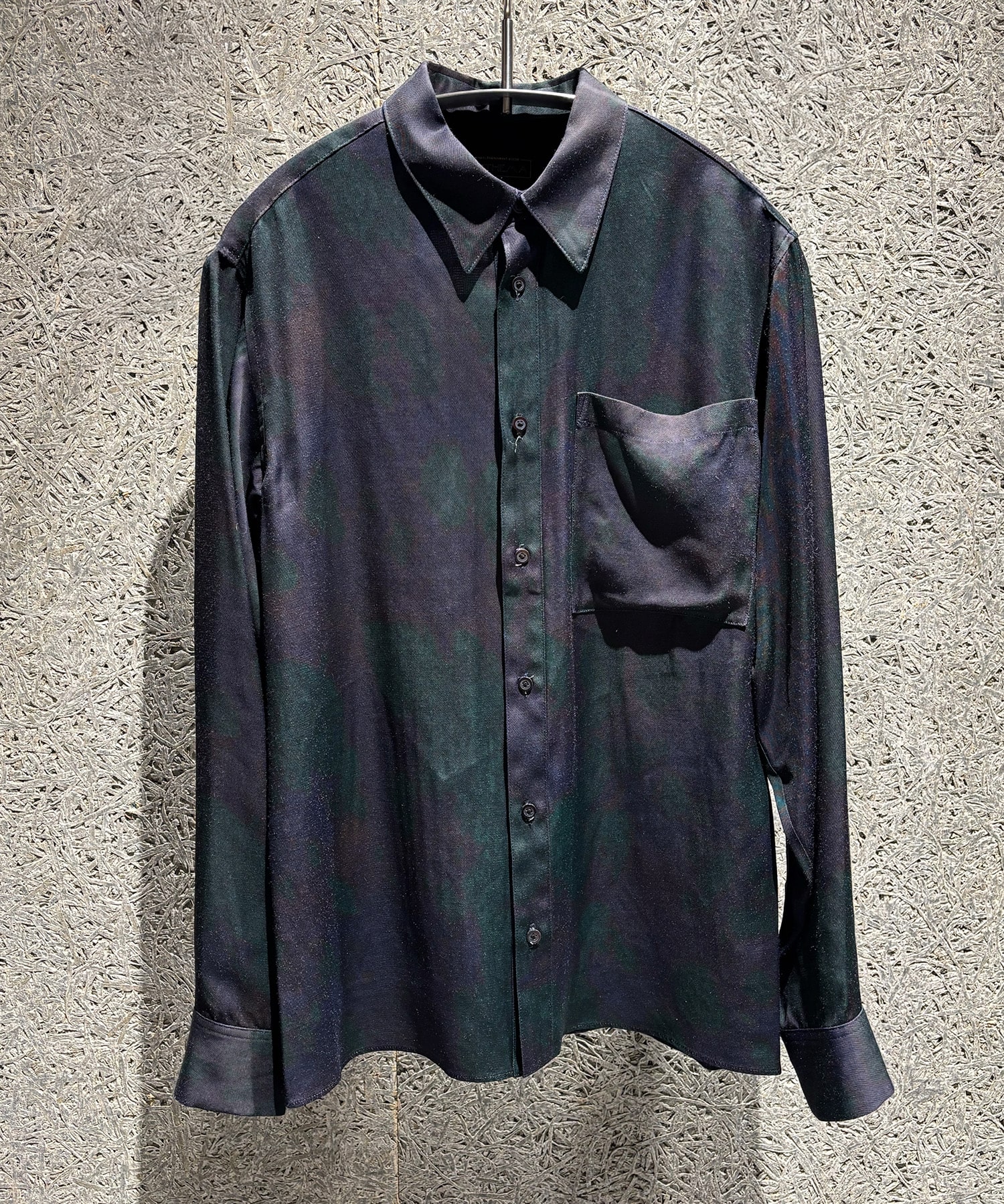 LAYER PATTERN PRINTED SHIRTS