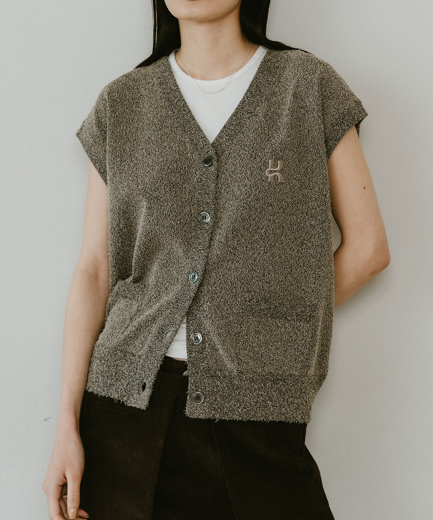 Vneck logo knit vest