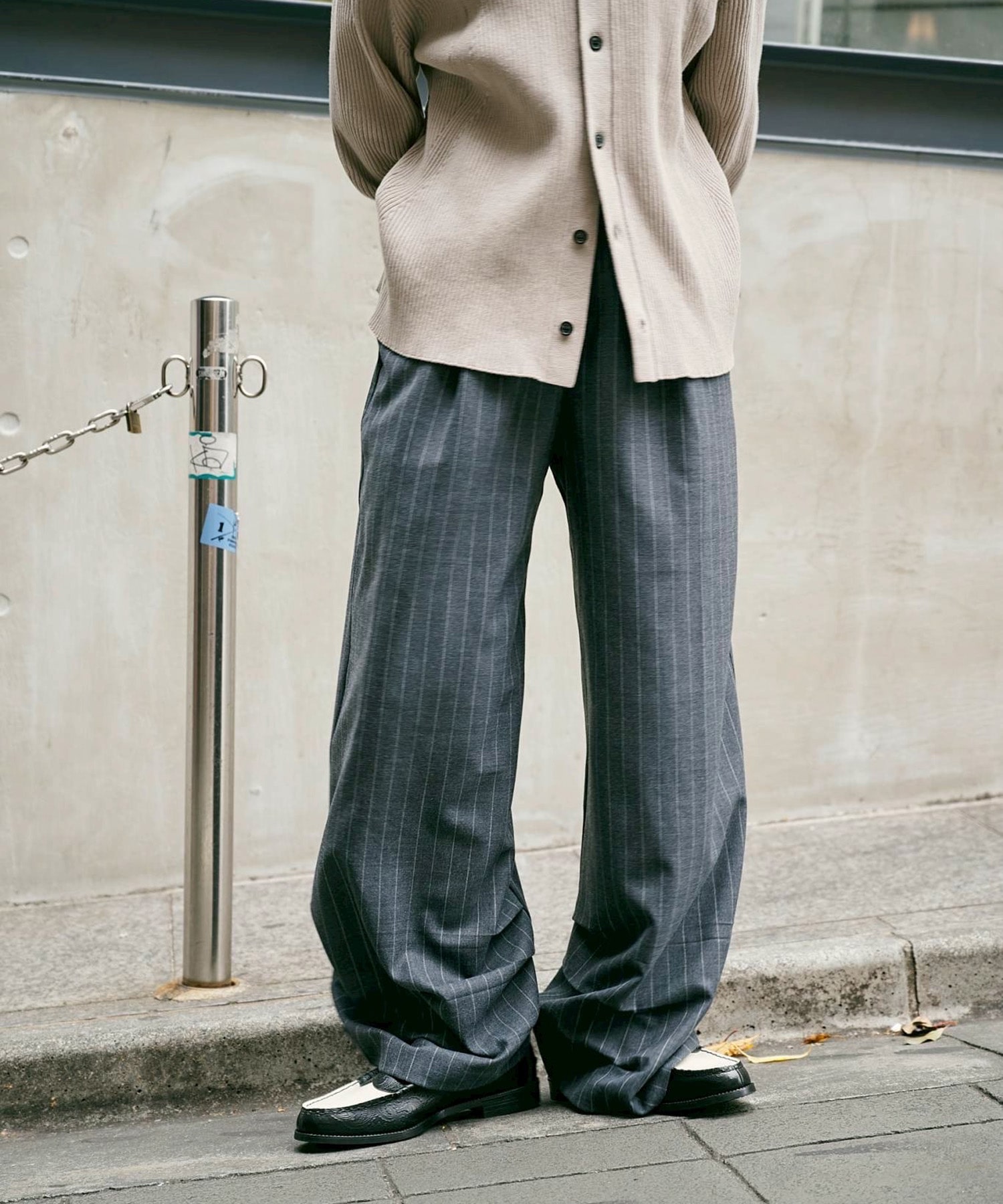 EX.stripe design trousers