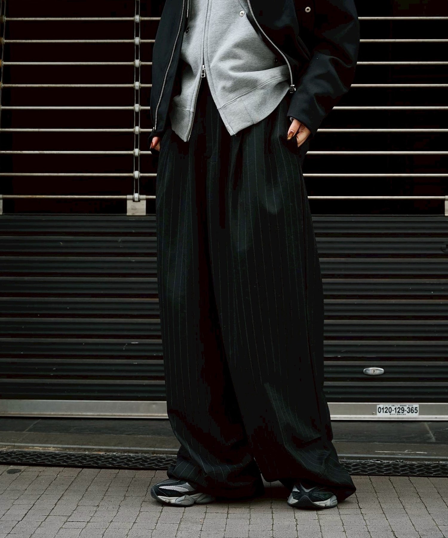 EX.stripe design trousers