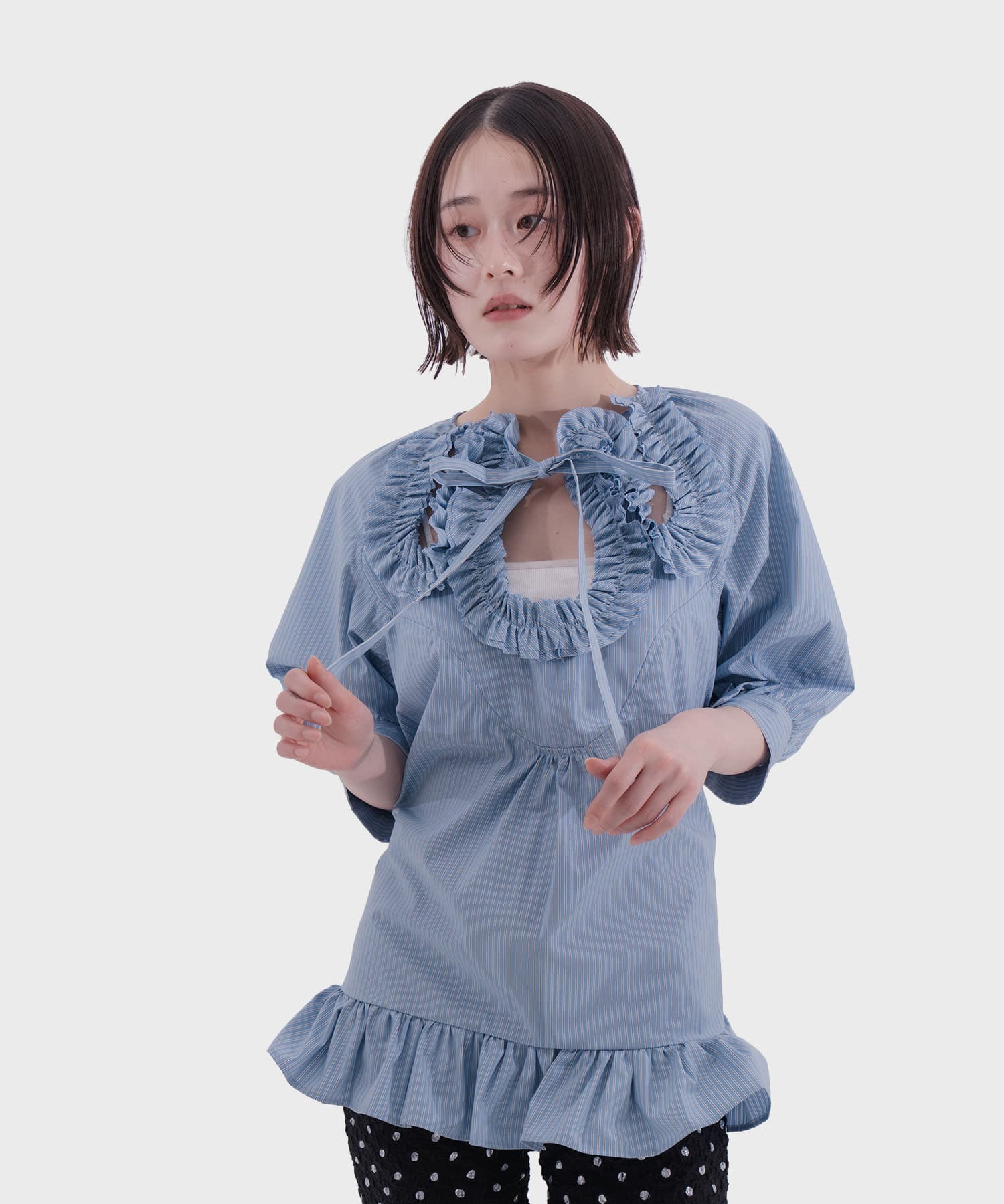 Frilled design blouse