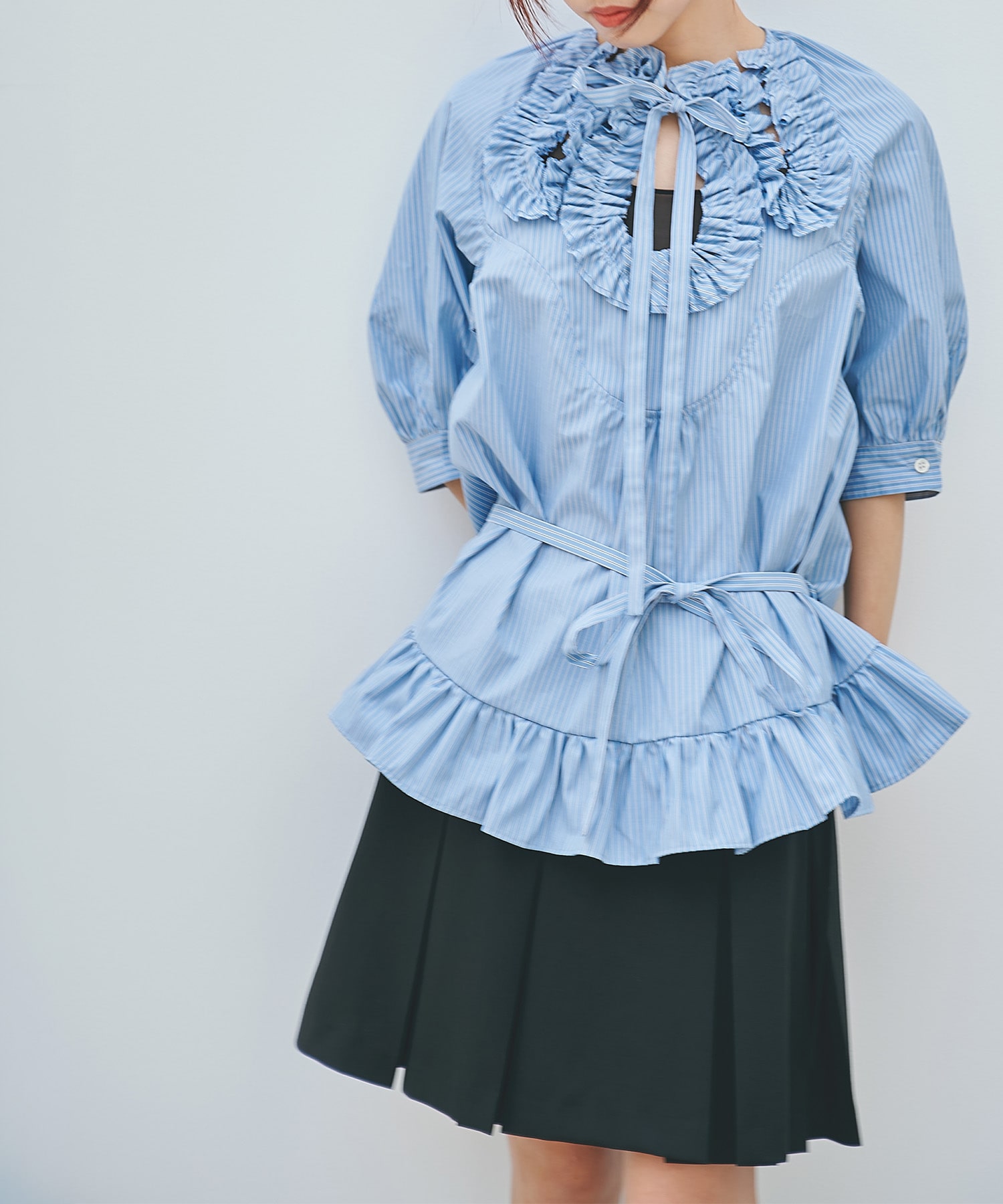Frilled design blouse