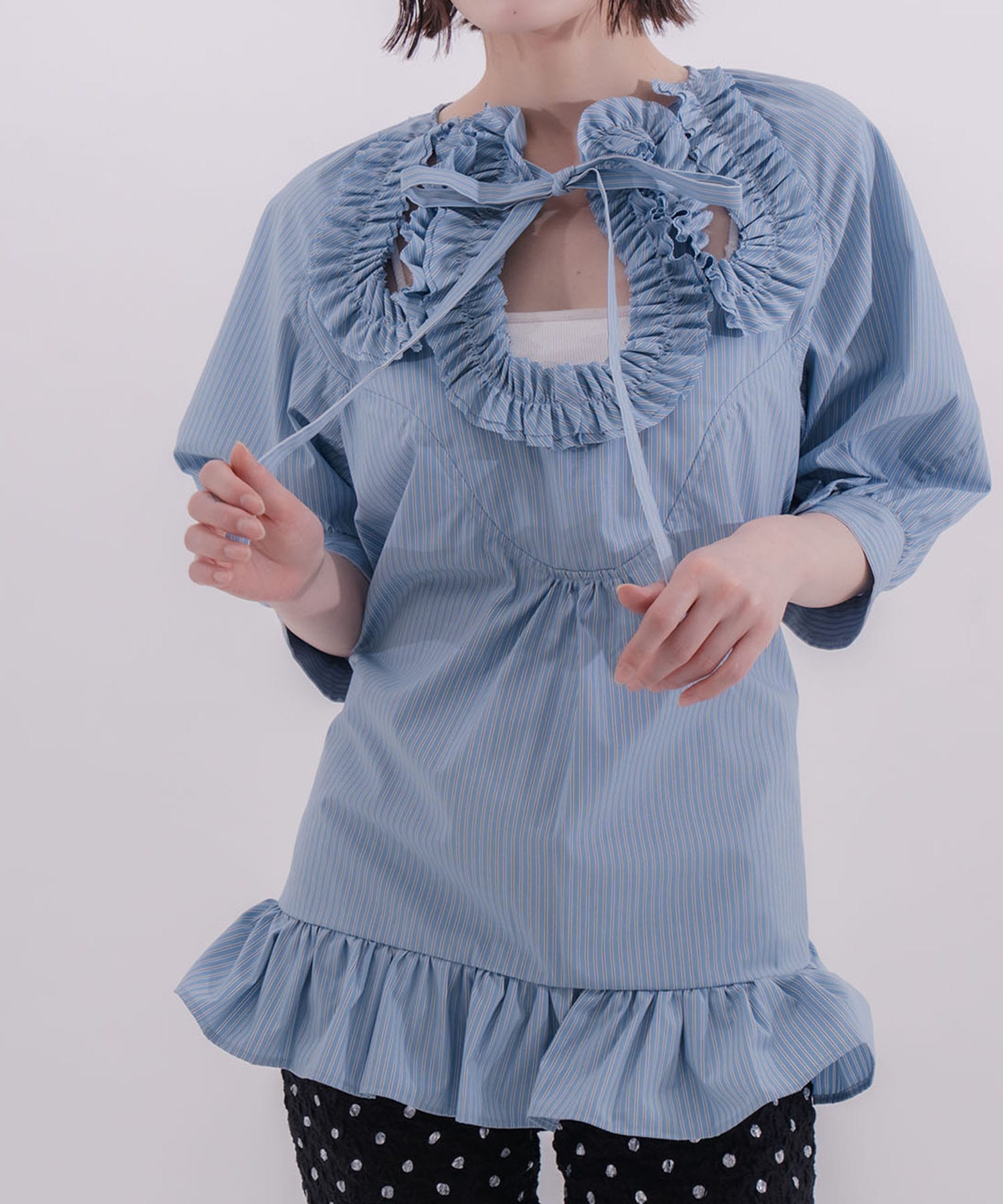 Frilled design blouse