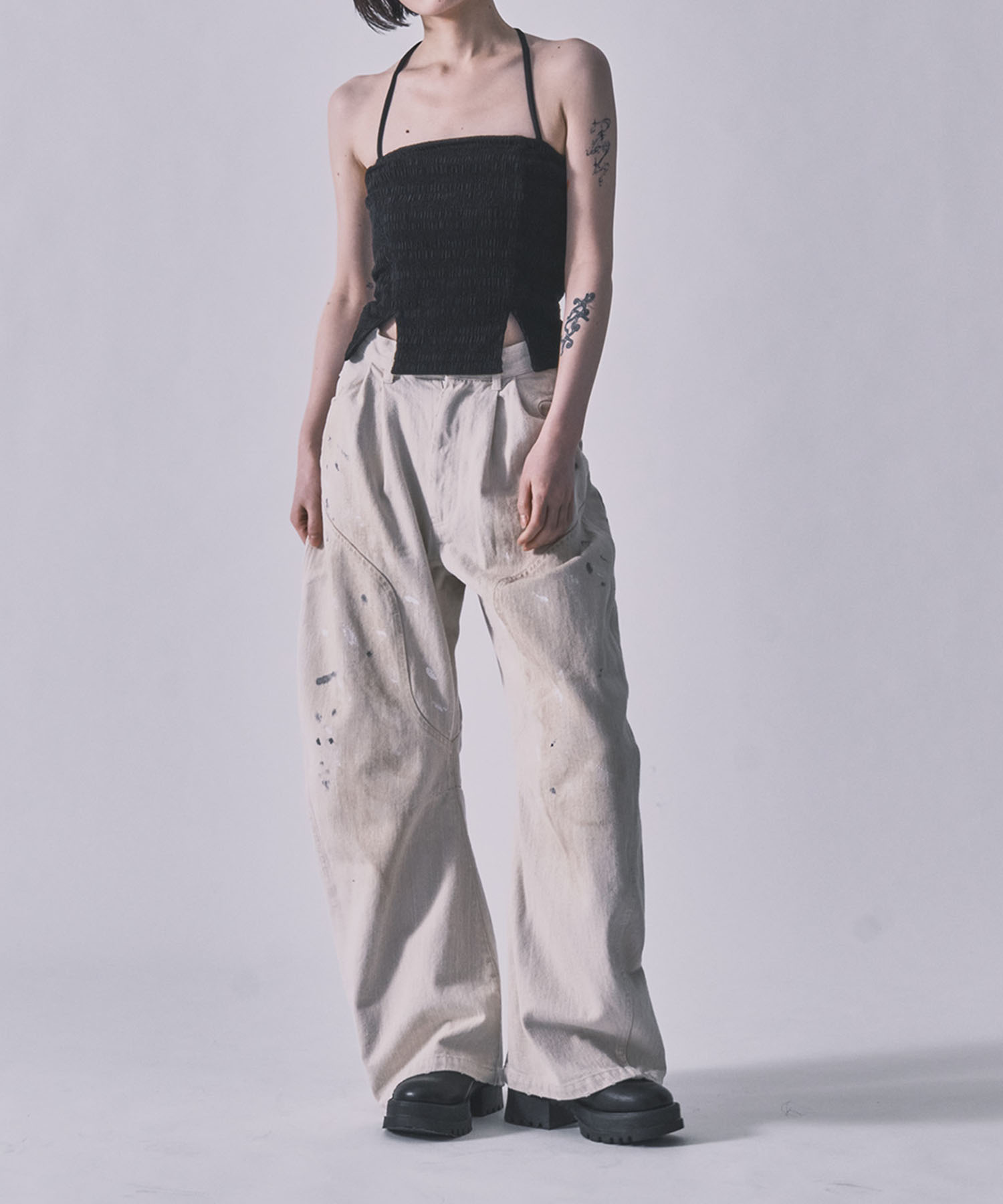 paint curved jeans
