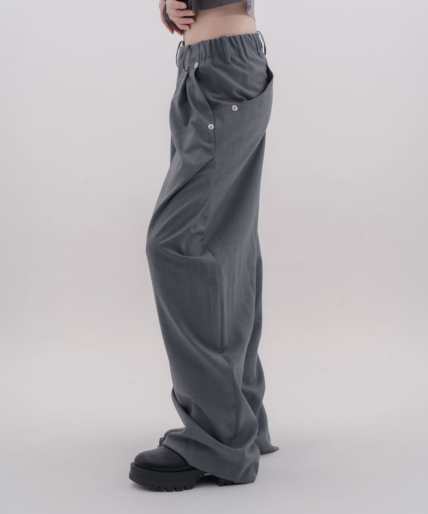 curve leg trousers