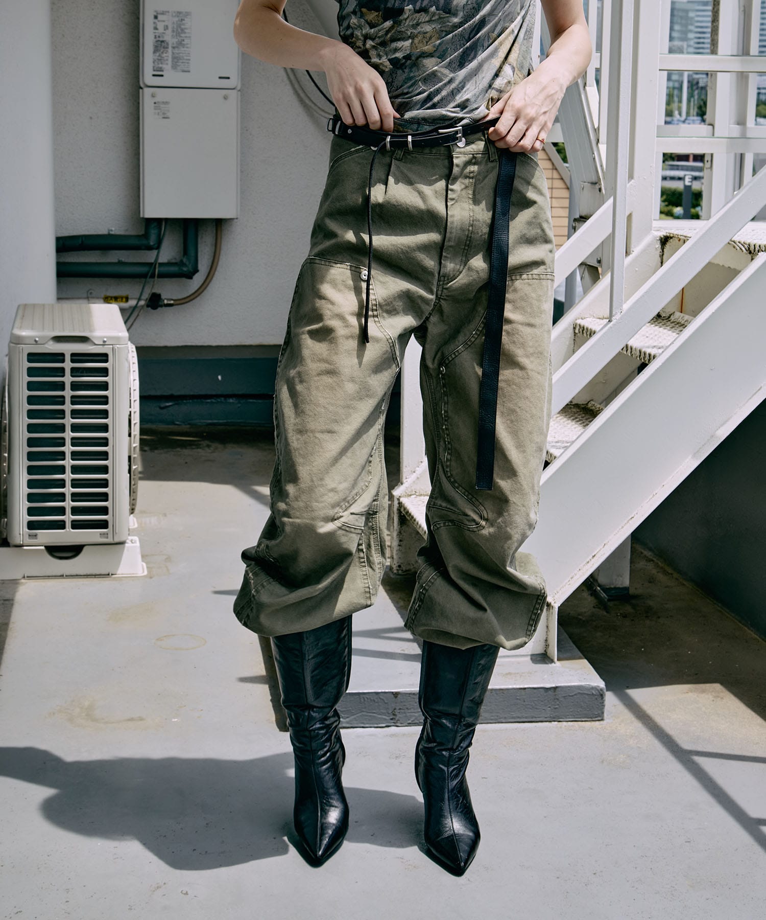 duck double knee curved leg pants