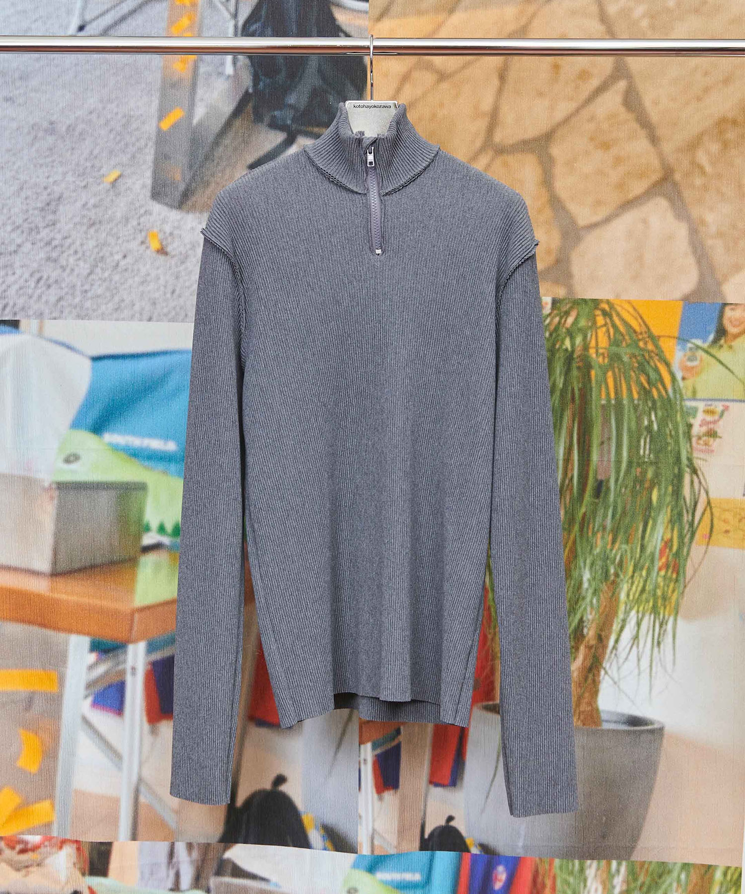 CRISP HALF-ZIP TOP