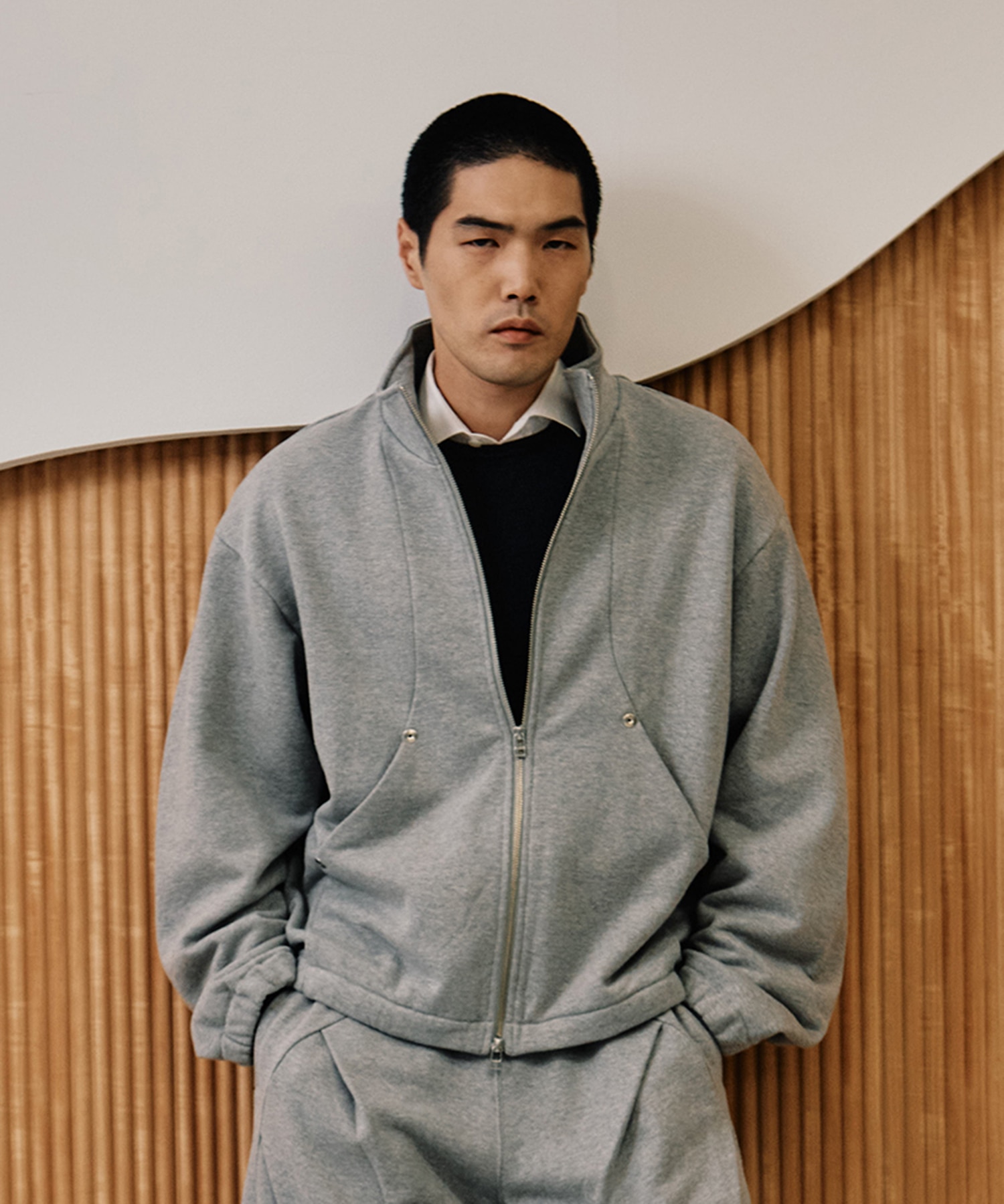 STAND ZIP UP